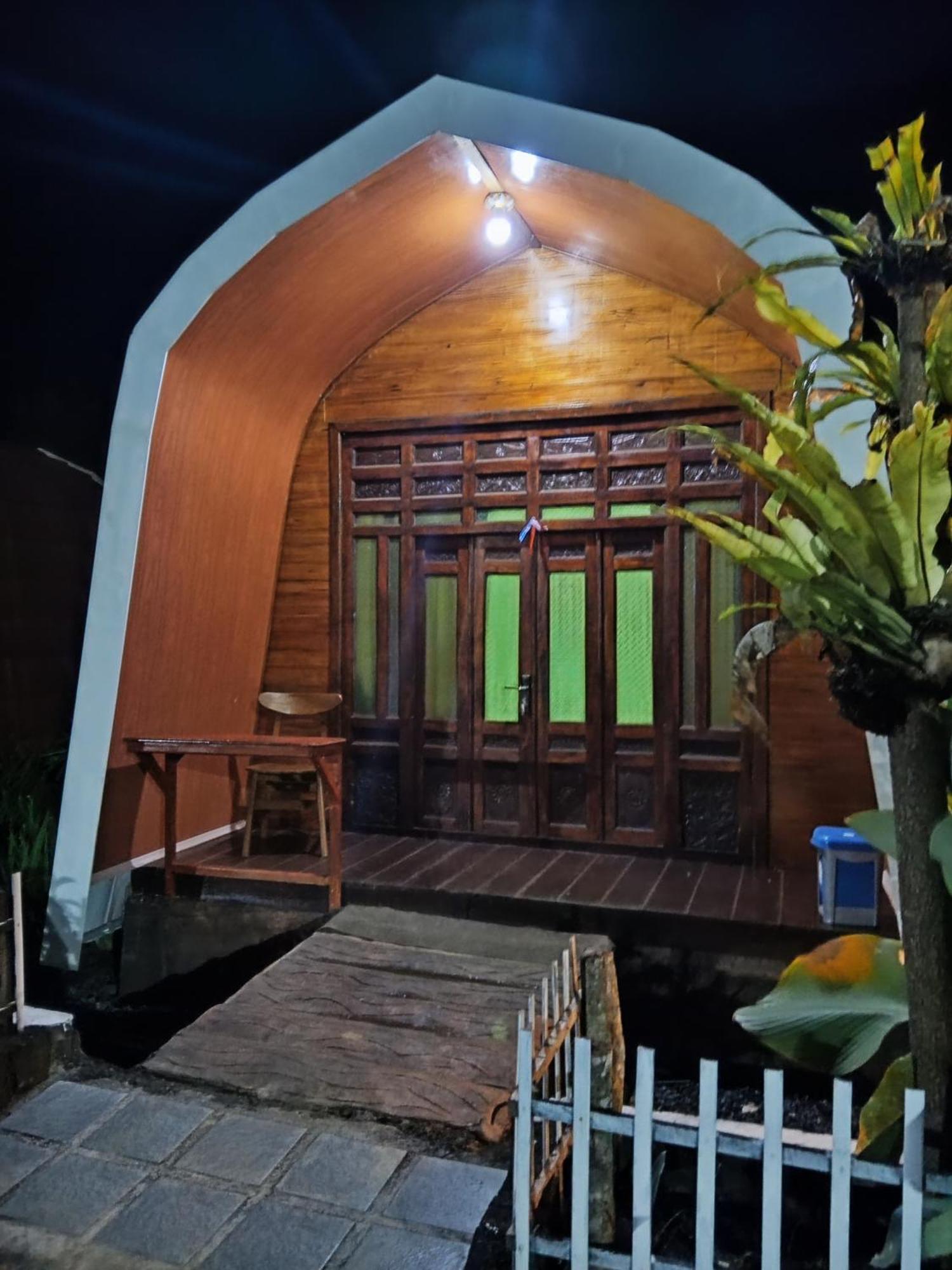 Indah Damai Cottages Sidomukti Экстерьер фото